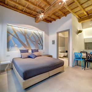 Studio con letto king size